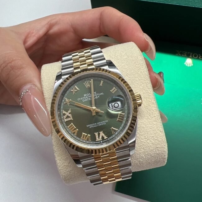 שעון אויסטר פרפטואל דייטג'אסט