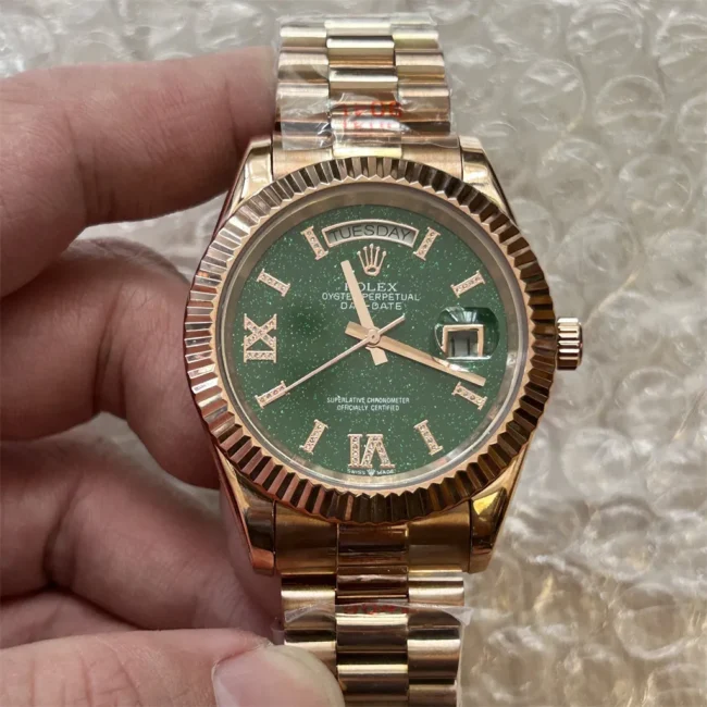 שעון דֵיי־דֵייט ירוק