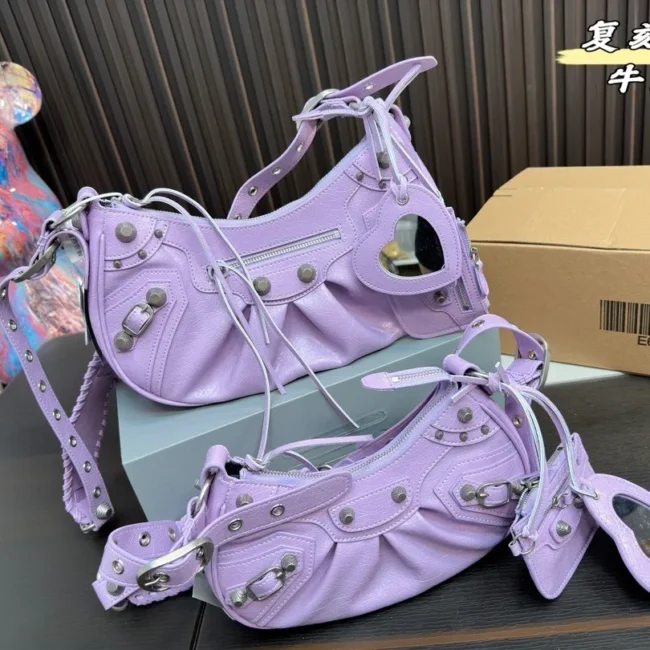 בלנסיאגה לה קגול סגול