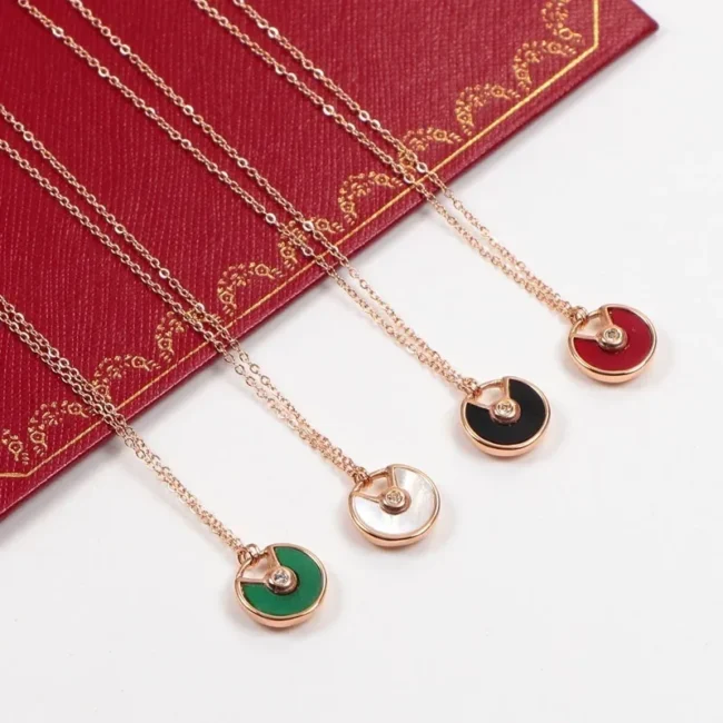 קרטייה אמולט שרשרת עגולה