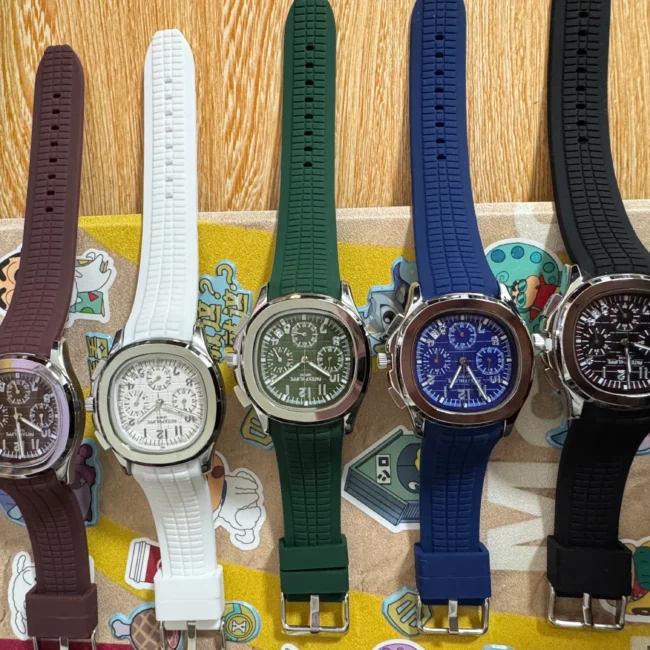 שעון כרונוגרף לבן