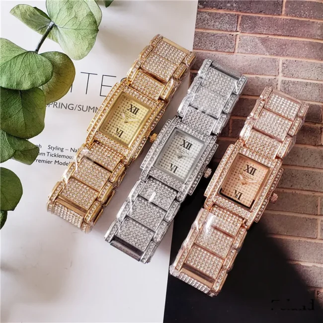 שעון מלבני יהלומים