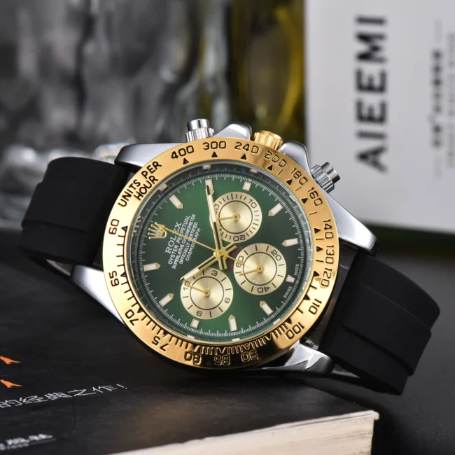 שעון ספורט יוקרתי בגימור ירוק וזהב