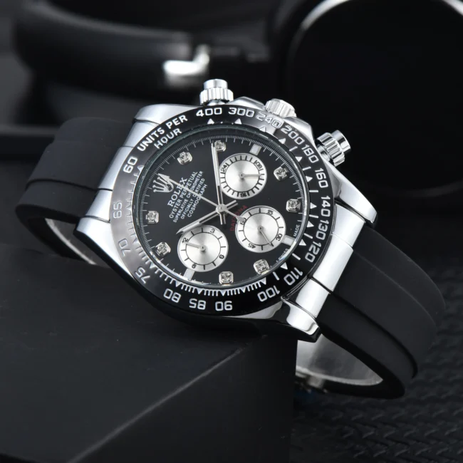 שעון כרונוגרף שחור בעיצוב ספורט-יוקרתי